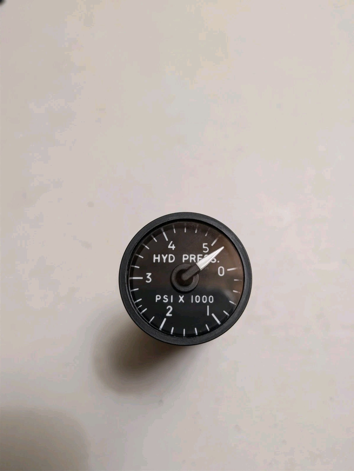 Bendix Corporation Hydraulic Pressure Indicator Flight Gauge 96774 18-1501 Nos