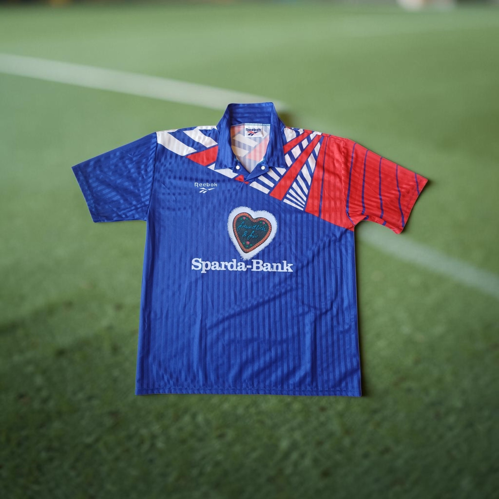 GRAIL Vintage 1993 Reebok Stuttgarter Kickers Football Jersey L