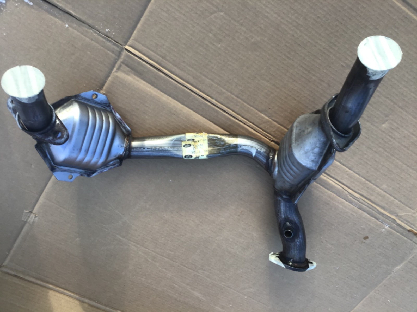 E5ZZ-5F250-A 85-86 NOS CONVERTER Mustang 85 86 Mercury Capri Catalytic Converter E5ZZ-5F250-A 85-86 NOS CONVERTER Mustang 85 86 Mercury Capri Catalytic Converter