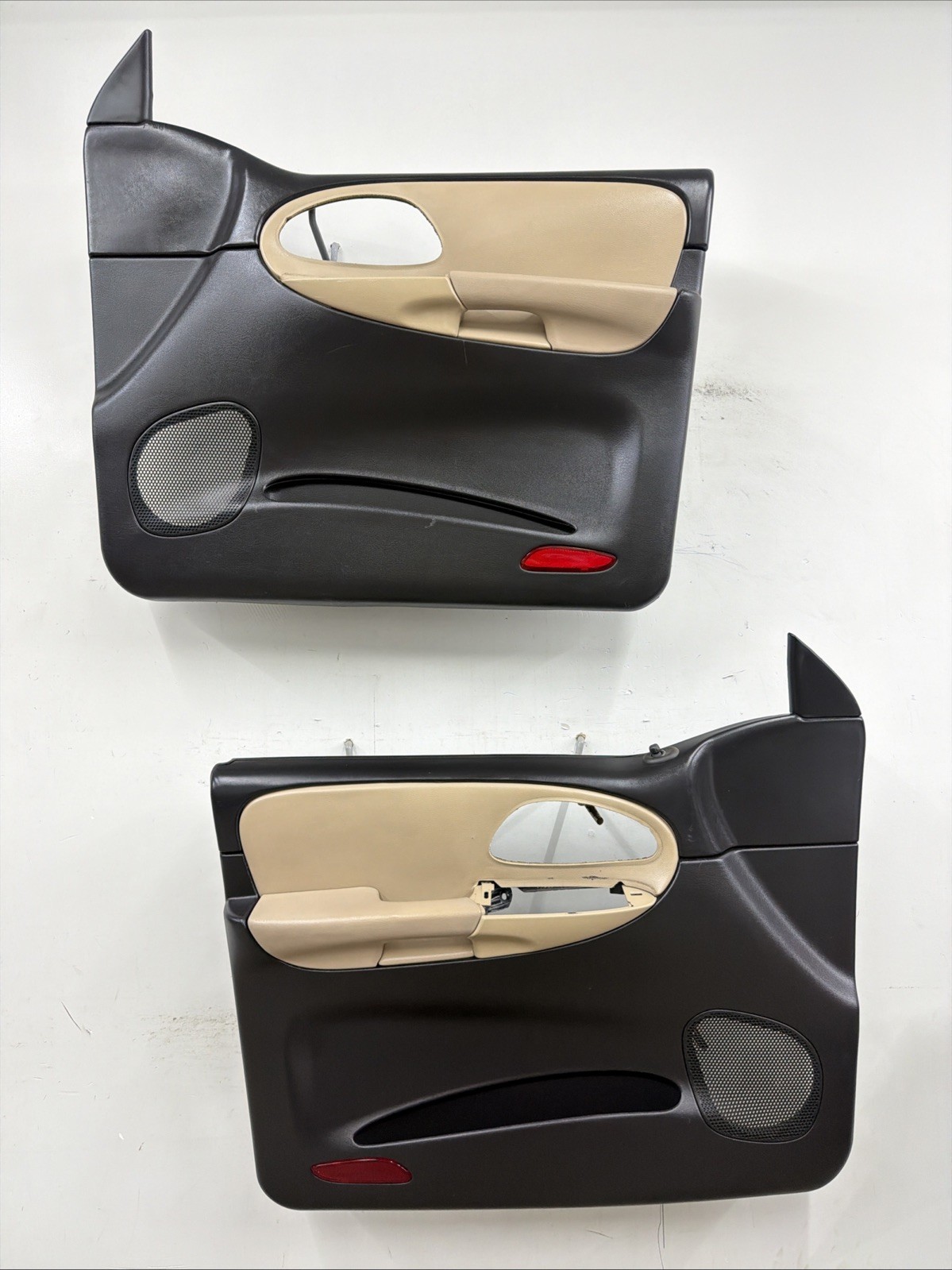 02-09 Chevy Trailblazer Front Door Panels Power OEM Black/Tan