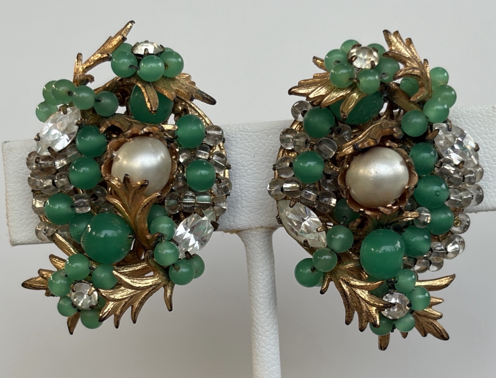 Vtg Signed EUGENE 1950s Cluster Clip Earrings Green Peking Glass Faux Pearl 