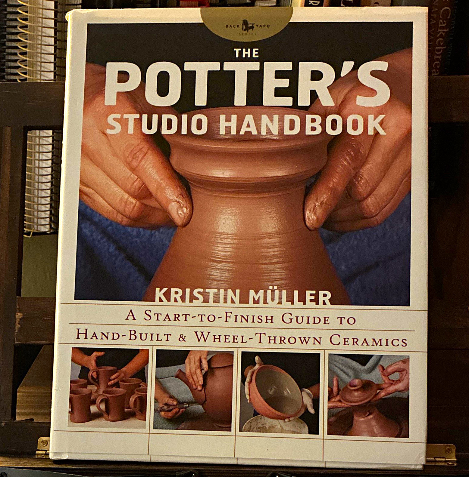 The Potter\'s Studio Handbook Pottery Ceramics Kristin Müller Hardcover YA Series
