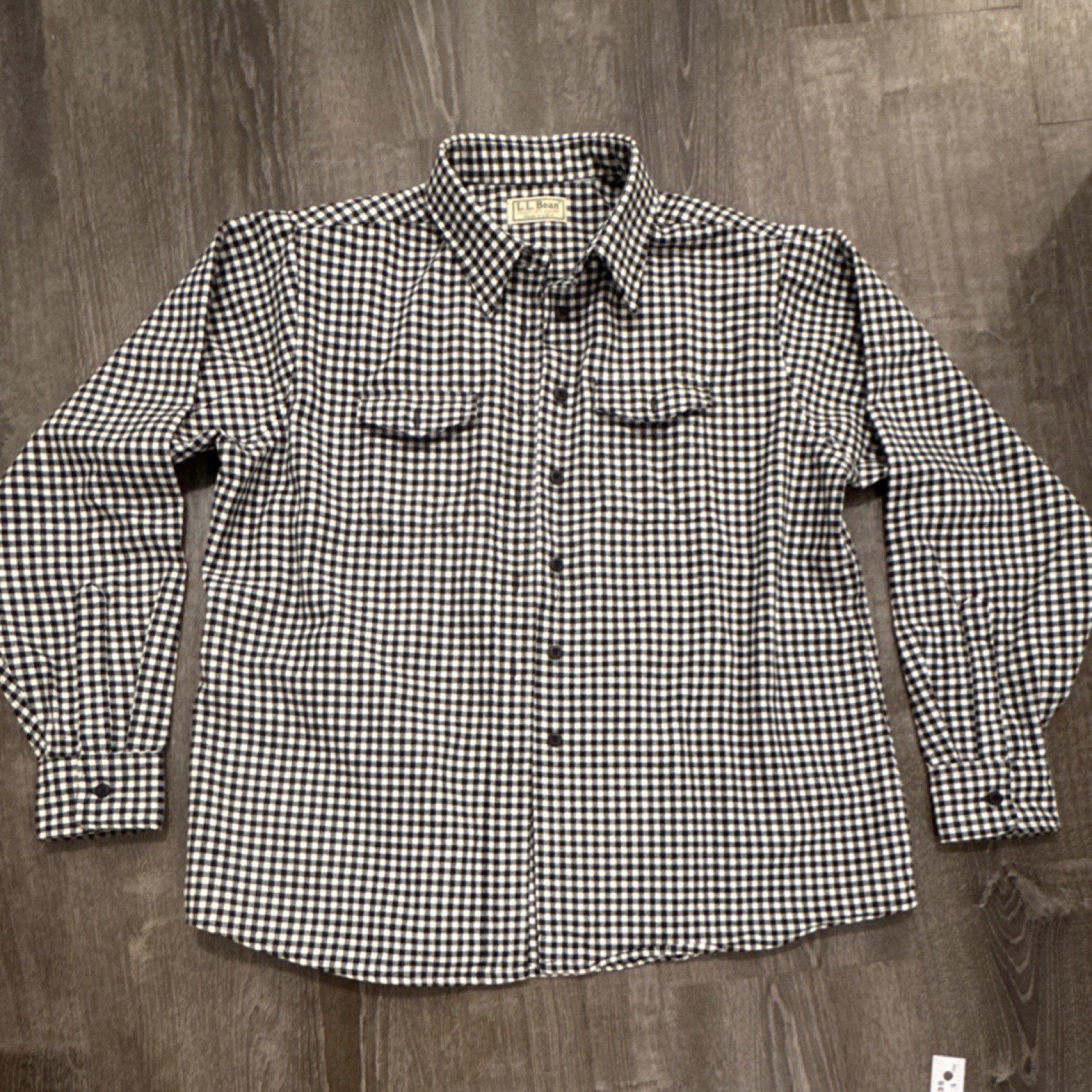 L.L. Bean Men\'s Black White Check Flannel Button-Up Shirt Chest Pocket Size M L.L. Bean Men\'s Black White Check Flannel Button-Up Shirt Chest Pocket Size M
