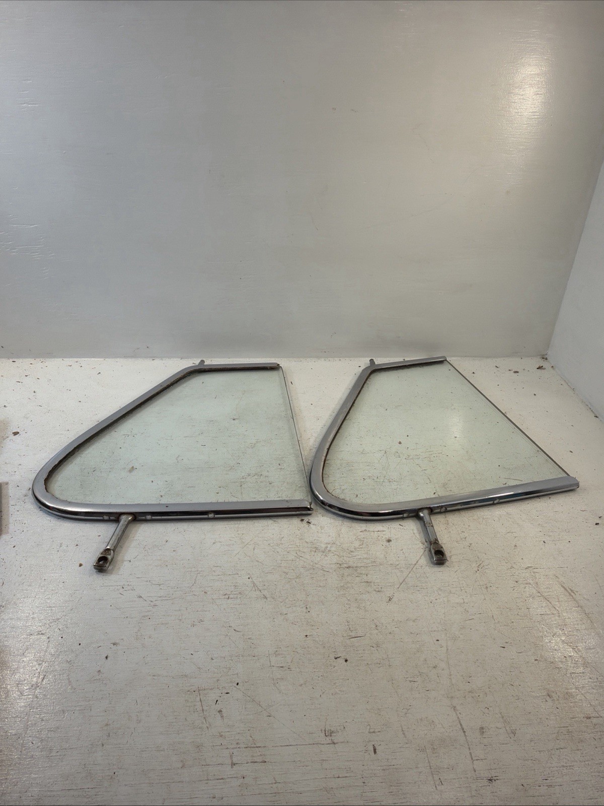 Vintage OEM GM Set LH RH Vent Windows 1939-40 Cadillac LaSalle Buick Special Vintage OEM GM Set LH RH Vent Windows 1939-40 Cadillac LaSalle Buick Special