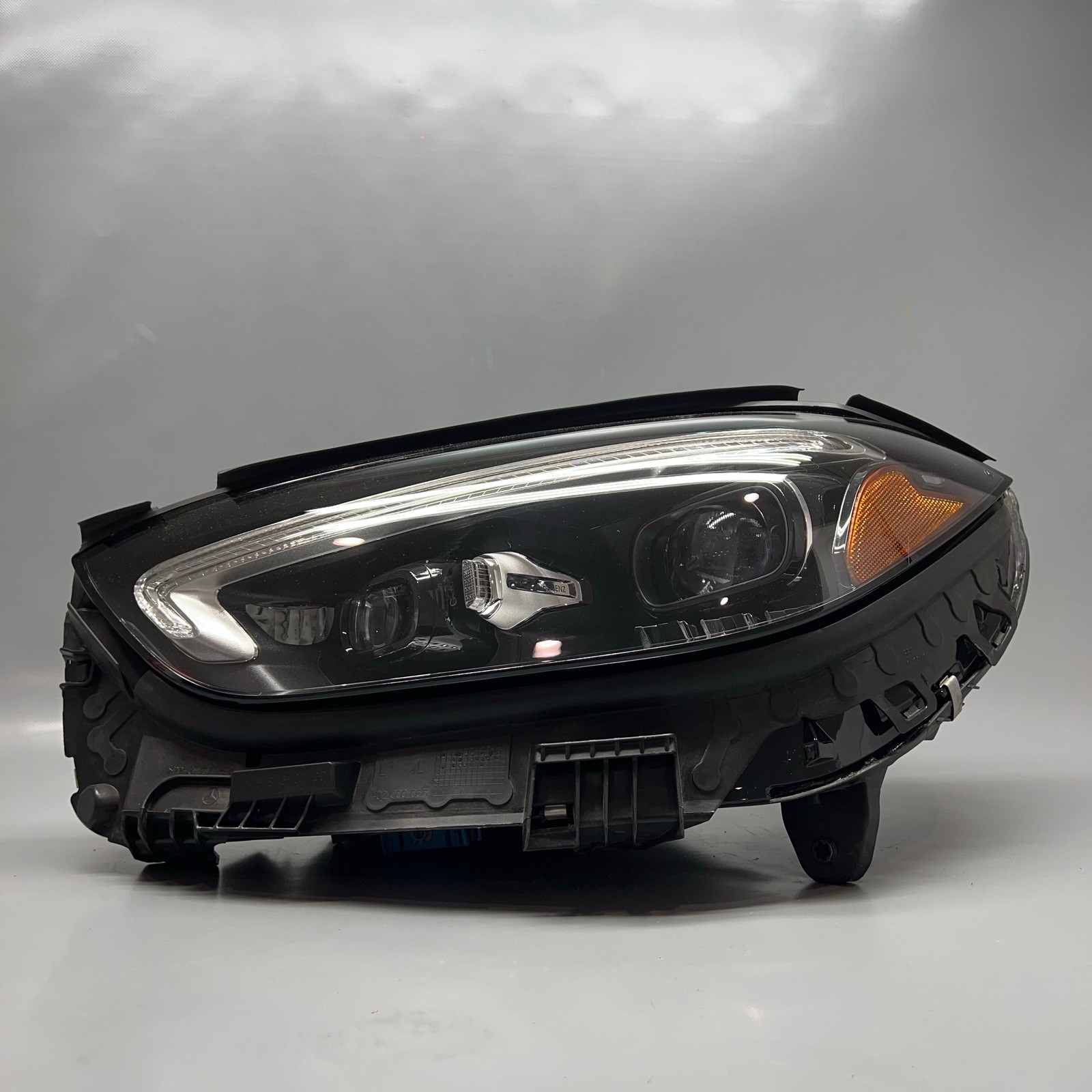 MERCEDES BENZ C300 HEADLIGHT LEFT DRIVER 2022 2023 DUEL PROJECTOR A2069062504