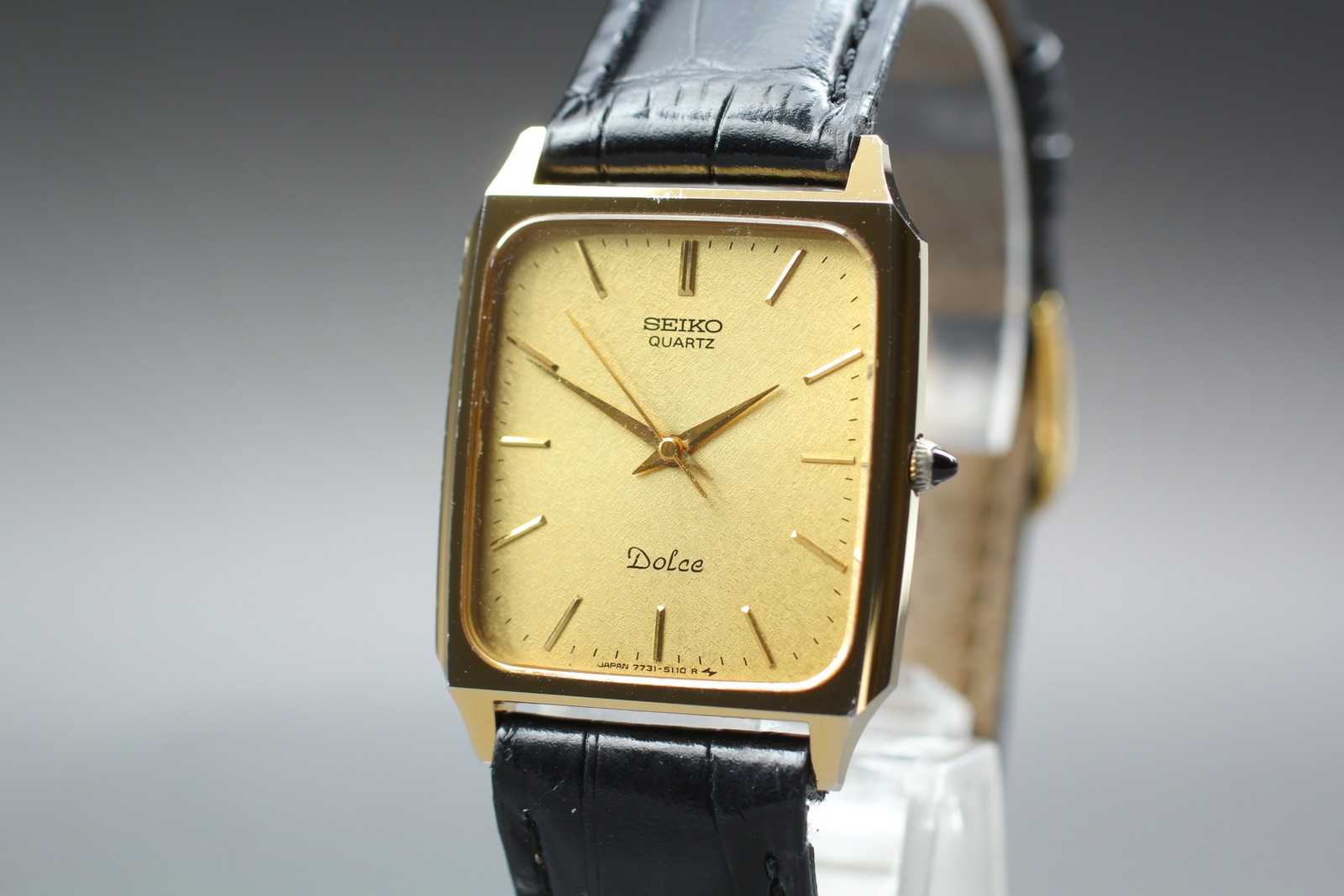 Vintage [Near MINT] Seiko Dolce 7731-5110 Gold Dial Quartz Mens Watch From JAPAN