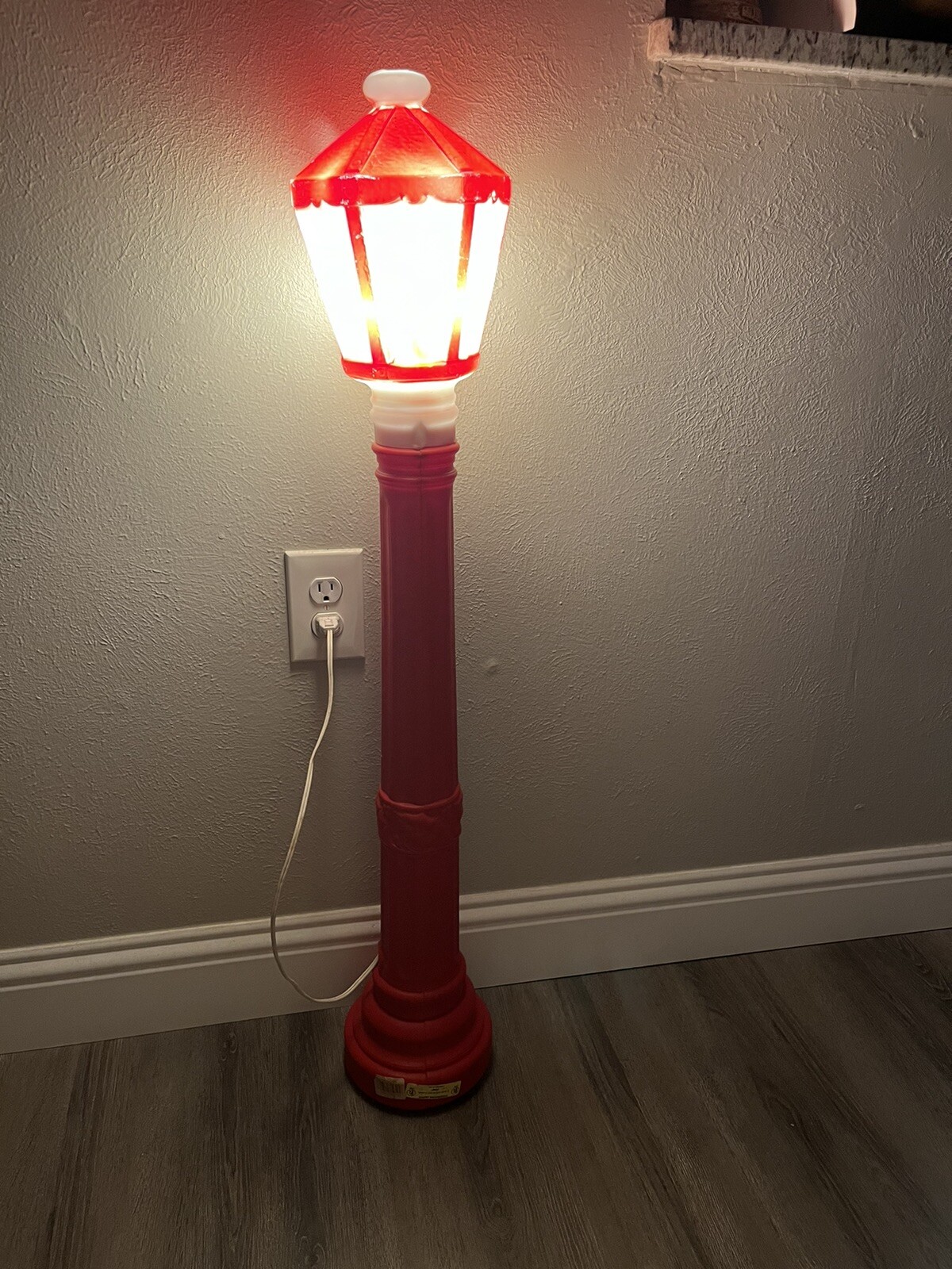 Vintage Empire Lighted Christmas Lantern Lamp Post Blow Mold  39
