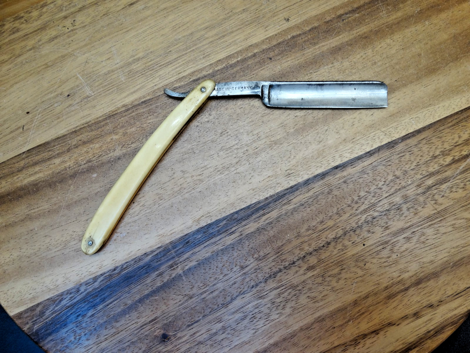 Antique Wm. Straube Straight Razor Celluloid Made in Germany Antique Wm. Straube Straight Razor Celluloid Made in Germany