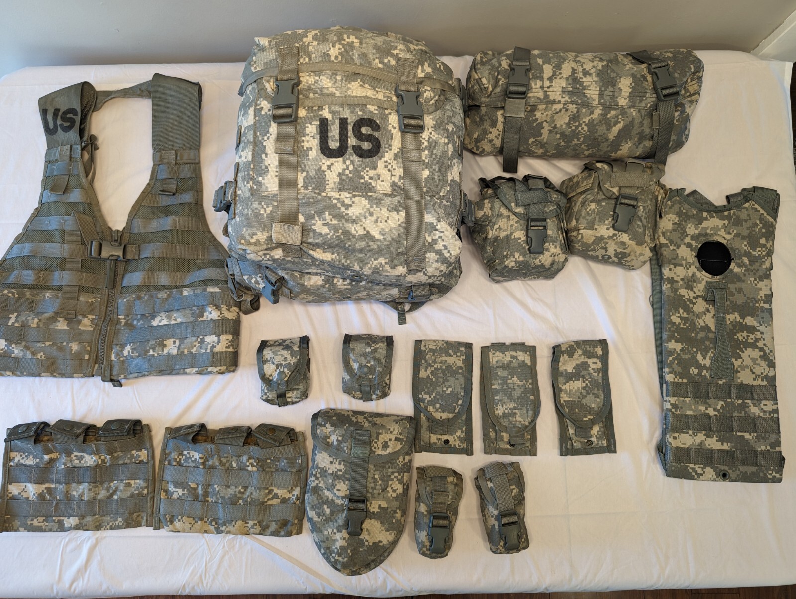 16pc USGI MOLLE II Rifleman Kit ACU Complete Tactical Surplus Assault Pack Set