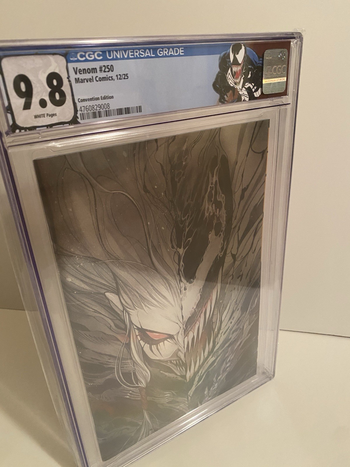 Marvel VENOM 250 NY Comic Con 2025 CGC 9.8 exclusive Peach Momoko comic Cover