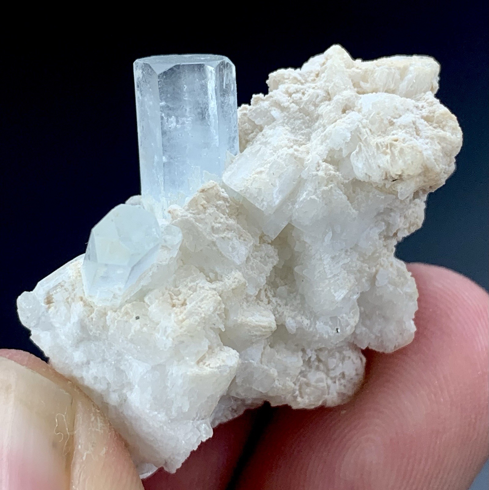 70 Cts Aquamarine Crystal Specimen From Skardu Pakistan. 70 Cts Aquamarine Crystal Specimen From Skardu Pakistan.