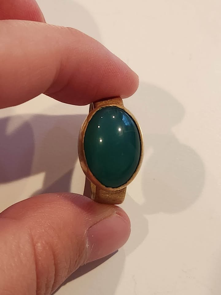 Vintage Artisan Green Cabochon Ring Gold Tone Modernist Statement Size 8