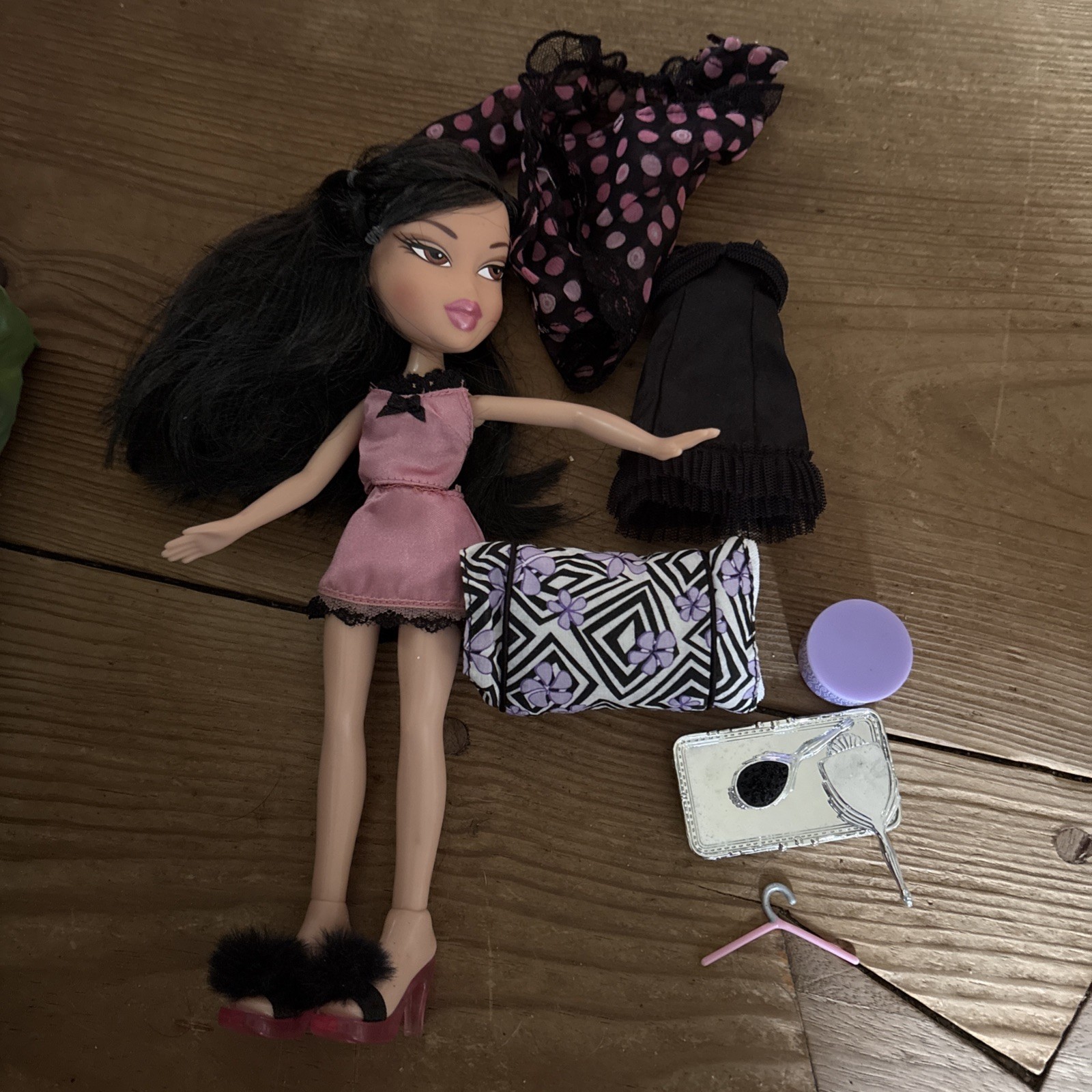 2001 MGA BRATZ NIGHTY NITE JADE ORIGINAL VINTAGE 2001 MGA BRATZ NIGHTY NITE JADE ORIGINAL VINTAGE