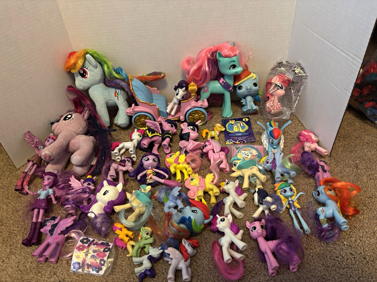 Hasbro My Little Pony Mixed Lot Figures Rainbow Dash Rarity w/ Accessories 30+