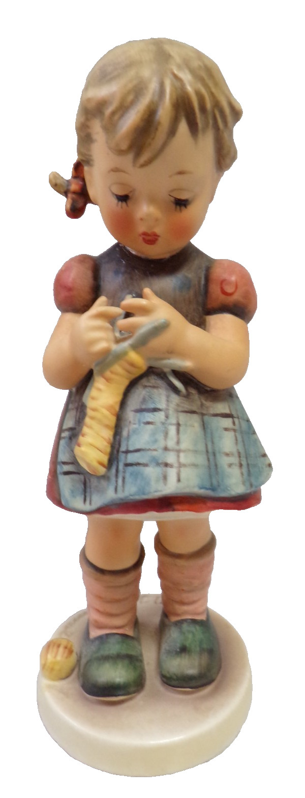 M.J. HUMMEL GOEBEL WEST GERMANY 1963 FIGURINE STITCH IN TIME #255 OLD PORCELAIN