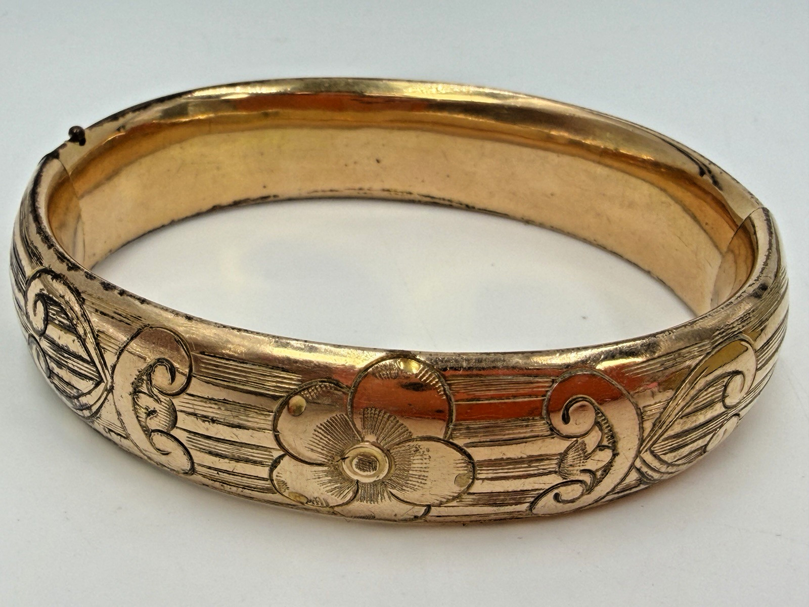 Vintage Bracelet Victorian Bangle Totten Flower Hollow Push Clasp Vintage Bracelet Victorian Bangle Totten Flower Hollow Push Clasp