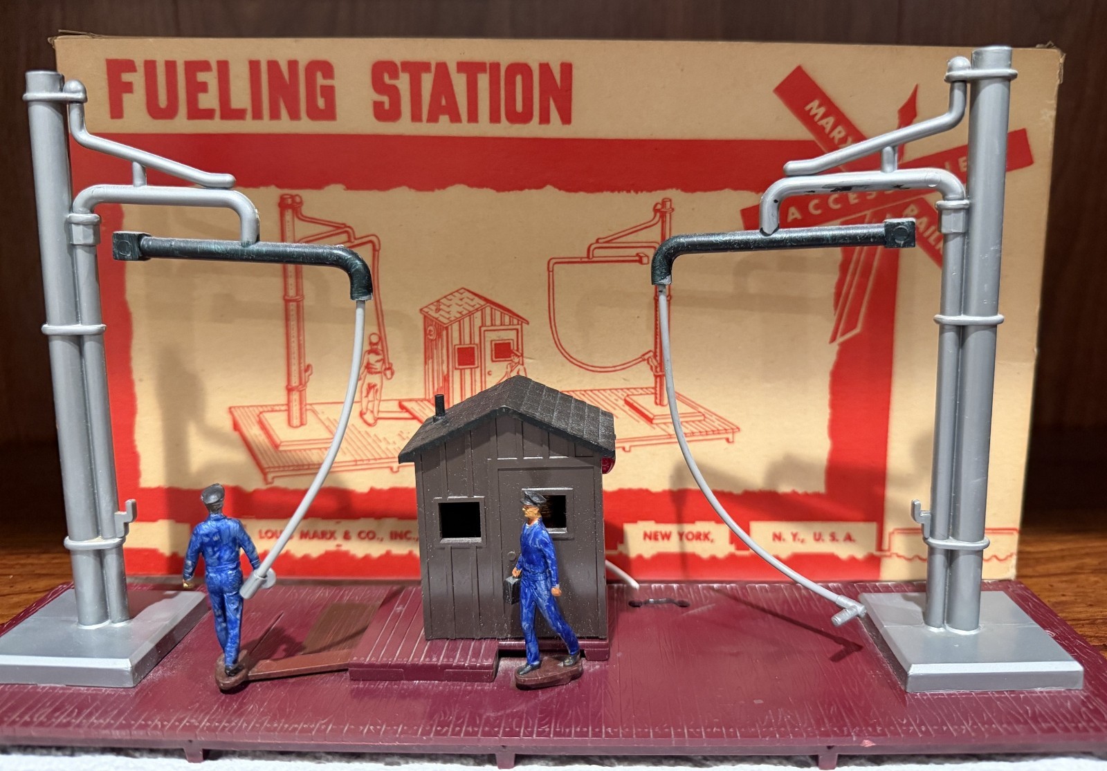 Marx 1450 Fueling Station - Tested Works - Nice Exc. box & more included