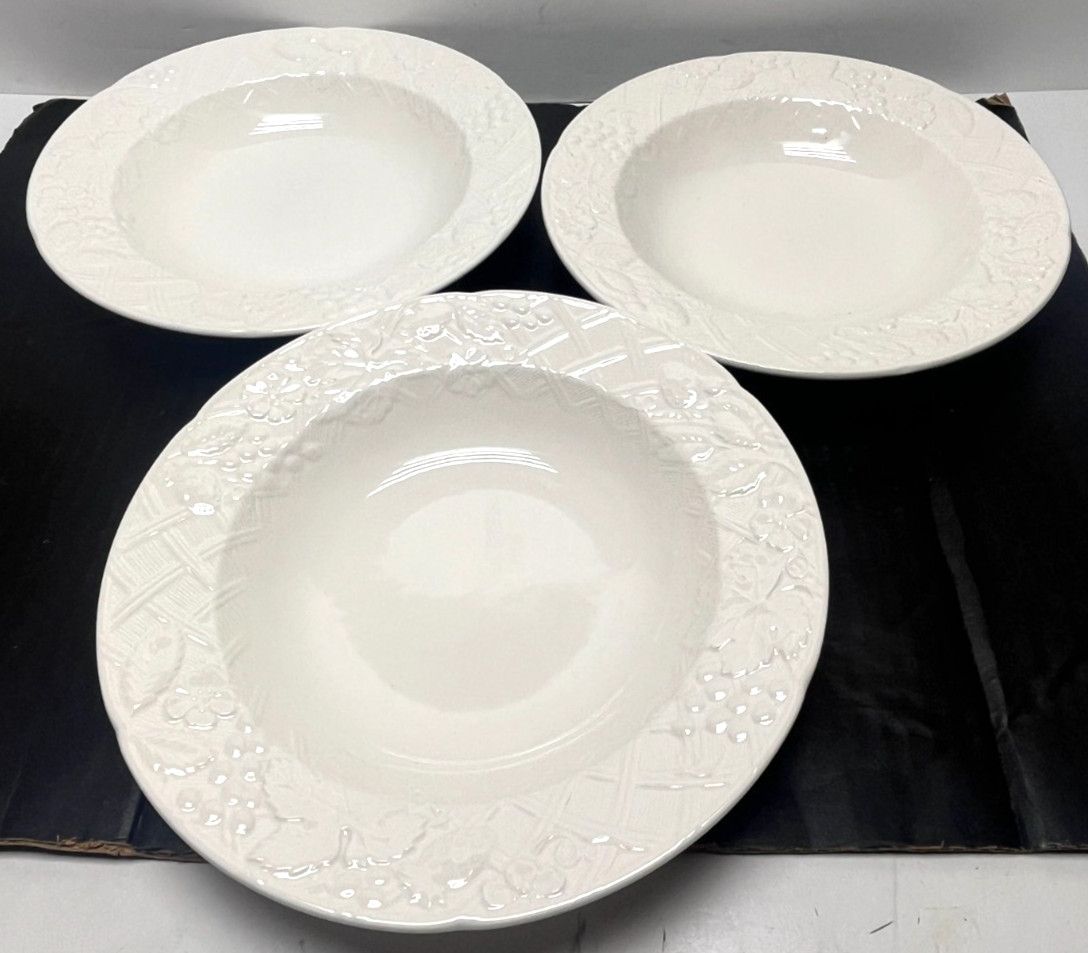 lot of 3 Mikasa English Countryside White Stoneware Rimmed Soup Bowls 9.25” lot of 3 Mikasa English Countryside White Stoneware Rimmed Soup Bowls 9.25”
