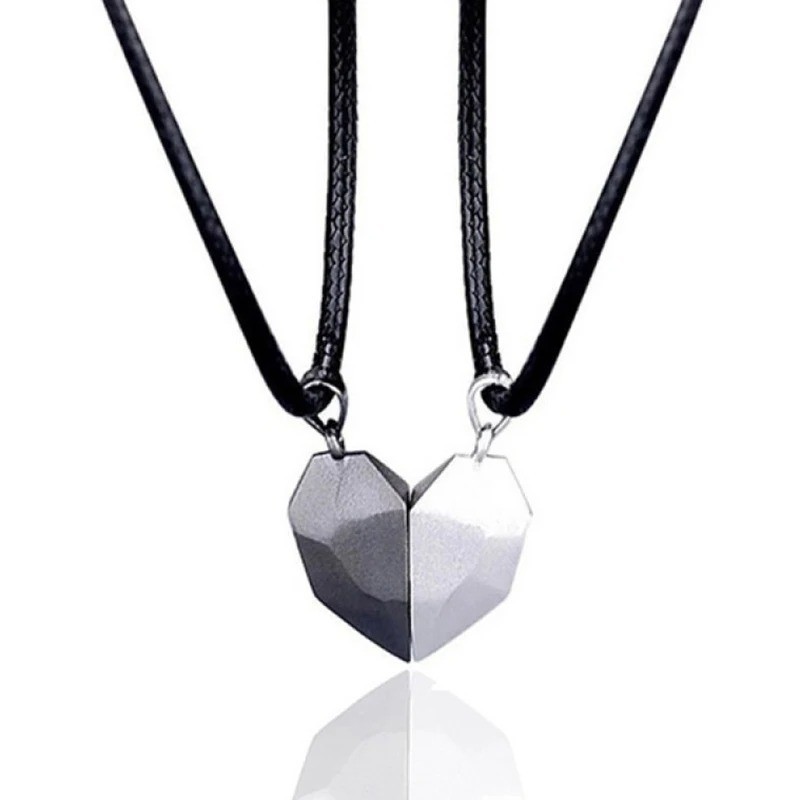 2Pcs Couple Friendship Magnetic Matching Love Heart Distance Pendant Necklace 2Pcs Couple Friendship Magnetic Matching Love Heart Distance Pendant Necklace