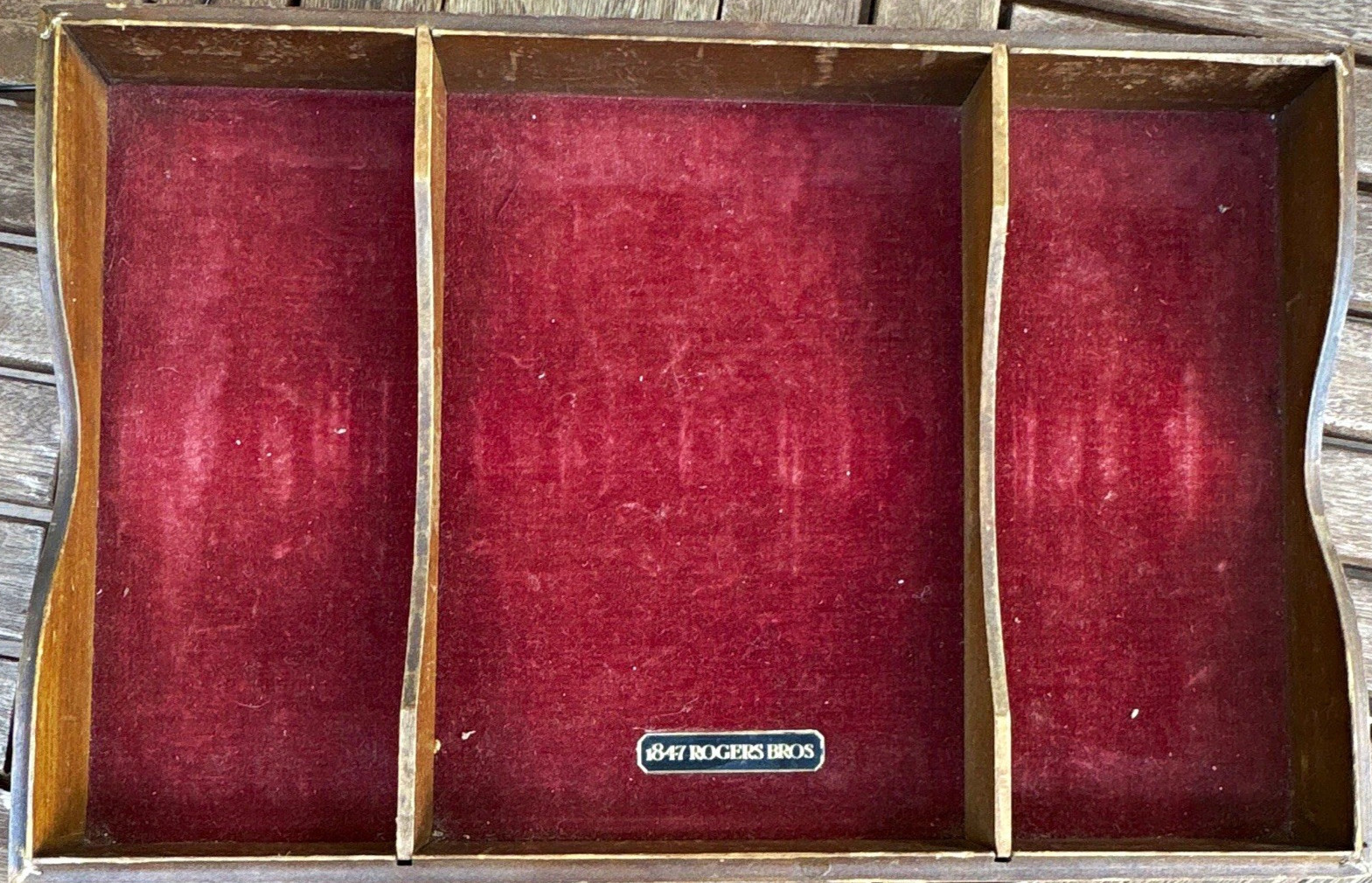 Vtg 1847 Rogers Bros Wood Desk Organizer Tray Burgundy Felt 3 Compartments Vtg 1847 Rogers Bros Wood Desk Organizer Tray Burgundy Felt 3 Compartments