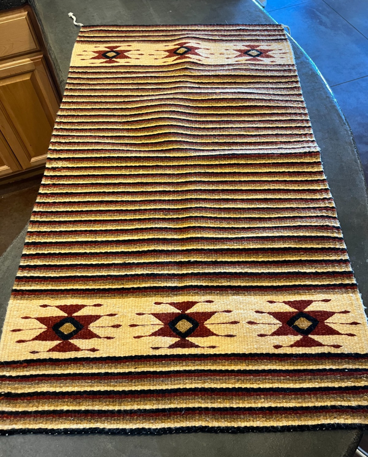 Handwoven Southwestern Geometric Motif Wool Rug 40\