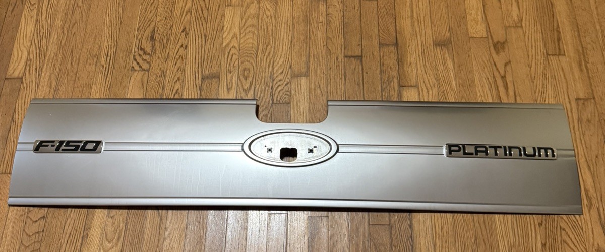 2009-2014 Ford F150 Platinum rear tailgate finish panel OEM 2009-2014 Ford F150 Platinum rear tailgate finish panel OEM