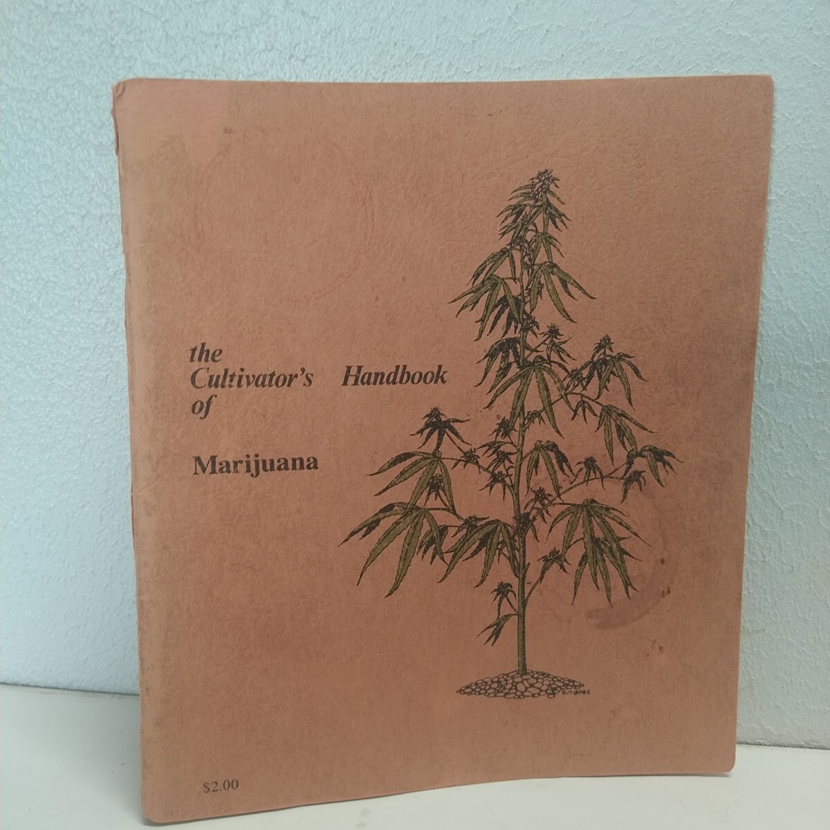 VtG MCM SC THe Cultivators Marijuana handbook 197o bill drake soil cannabis VtG MCM SC THe Cultivators Marijuana handbook 197o bill drake soil cannabis