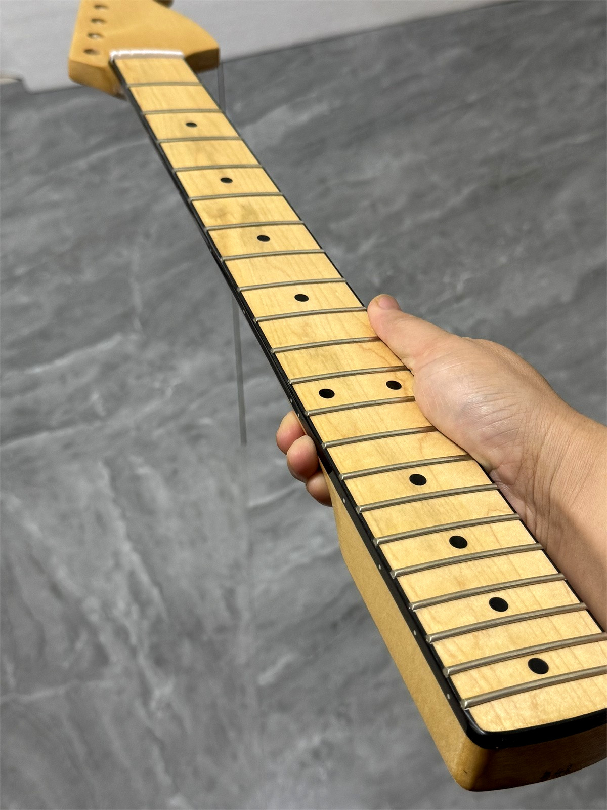 Low price Gloss 21 Fret  maple Electric guitar neck part big head 25.5inch