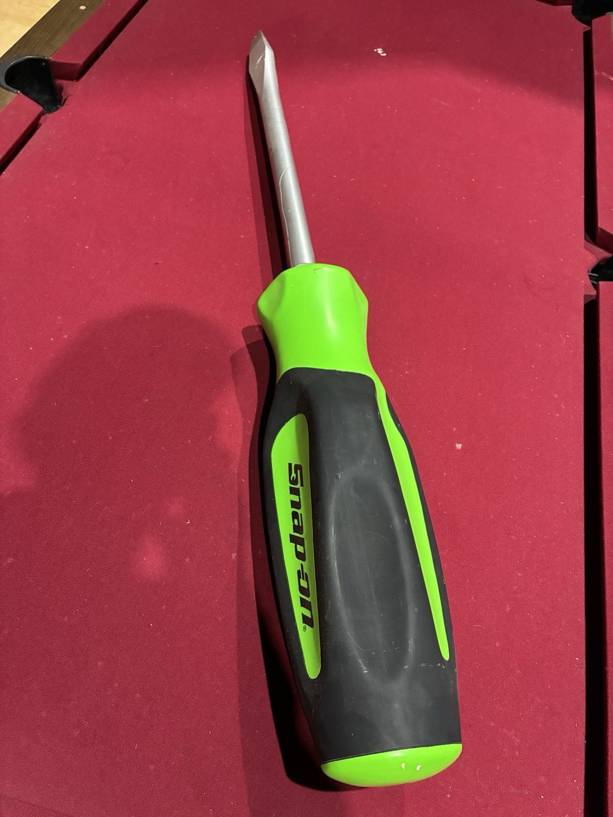 Snap-on Flat/Slotted Screwdriver Green/Black Soft Cushion Grip Demo Only Snap-on Flat/Slotted Screwdriver Green/Black Soft Cushion Grip Demo Only