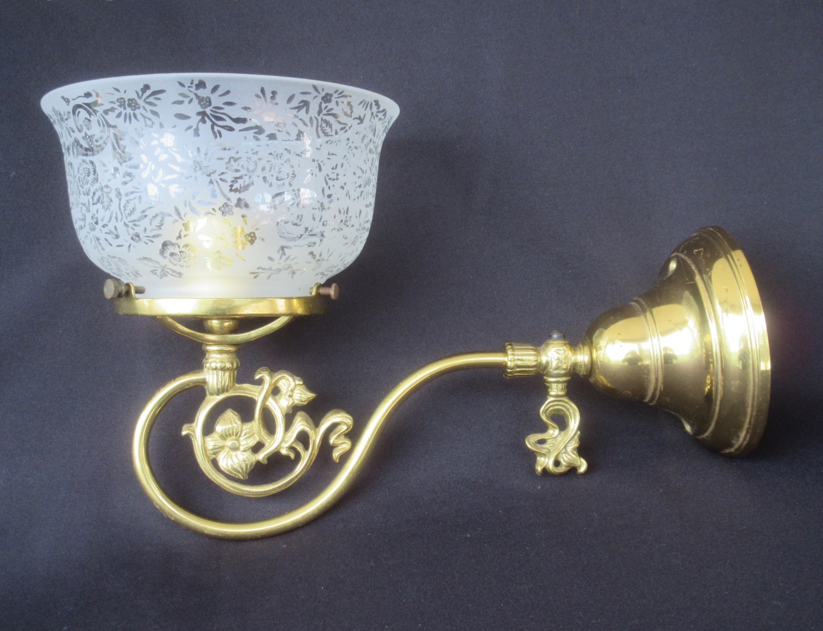 Reproduction Victorian Brass Gas Lamp Wall Sconce & Glass Shade  c.1955-59 FX384