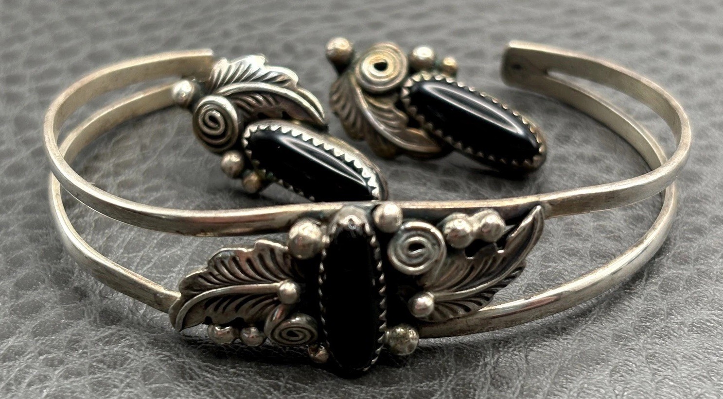 Vintage RB Southwest Sterling Silver Black Onyx 6.5” Cuff Bracelet Earring Set Vintage RB Southwest Sterling Silver Black Onyx 6.5” Cuff Bracelet Earring Set