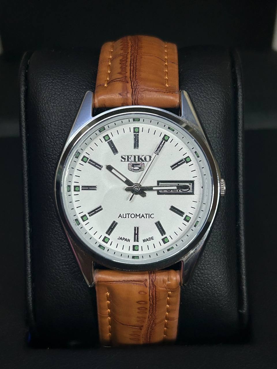 Vintage Seiko 5 Automatic Men\'s Wrist Watch, Day&Date Leather band