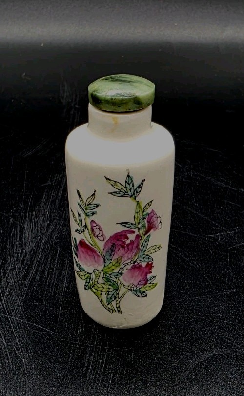 Antq Chinese Famille Rose Porcelain Snuff Bottle Jade Lid Peonies Qing Dynasty 