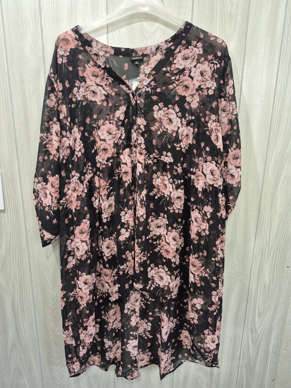 Women\'s NWT Torrid Dark Floral Top Size 4X Whimsical Fairy Night Out Women\'s NWT Torrid Dark Floral Top Size 4X Whimsical Fairy Night Out