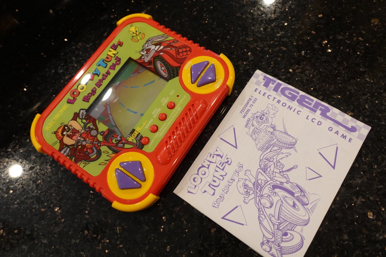 Vintage Tiger LOONY TUNES Handheld Electronic Tabletop Video game D5   RARE