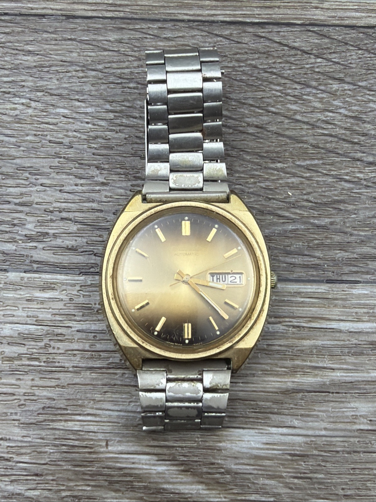 Vintage 1975 Seiko Turtle Daydate 7006-8139 17 Jewel Automatic Watch