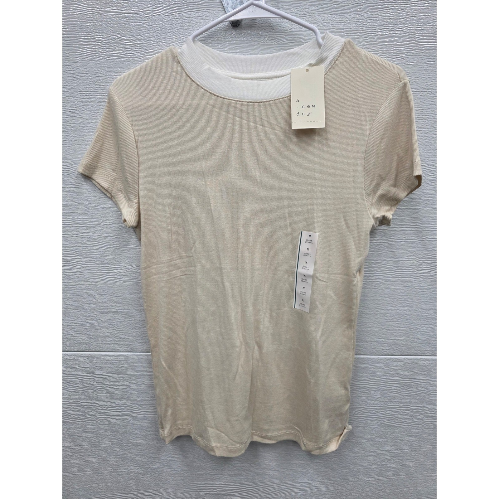 A New Day Women Short Sleeve Ribbed T-Shirt Beige White Crew Neck NWT Size M A New Day Women Short Sleeve Ribbed T-Shirt Beige White Crew Neck NWT Size M