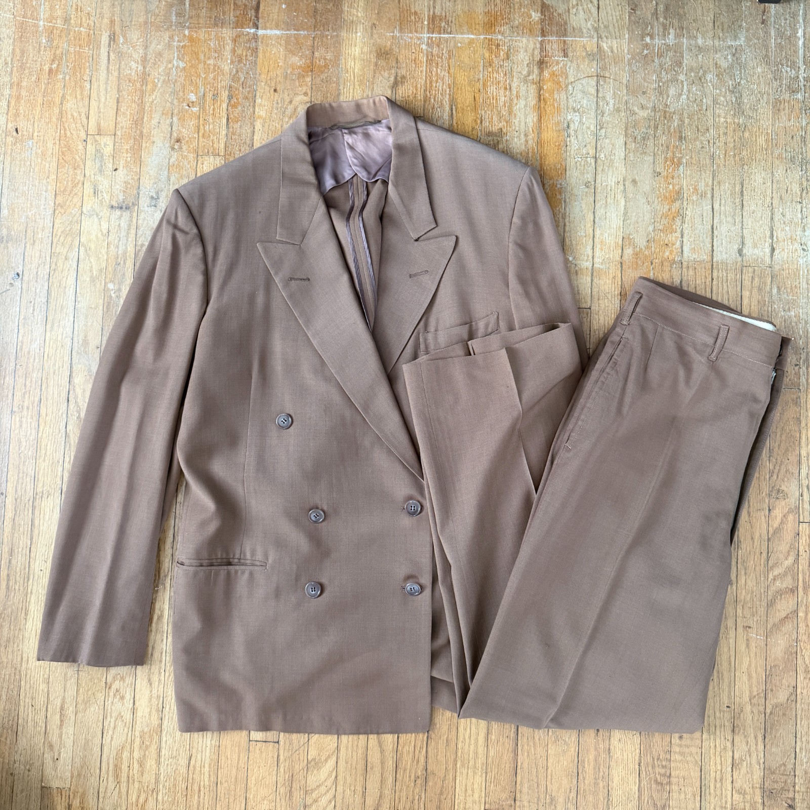 1940\'s Double Breasted Brown Style Mart 2 piece summer weight Suit 40R