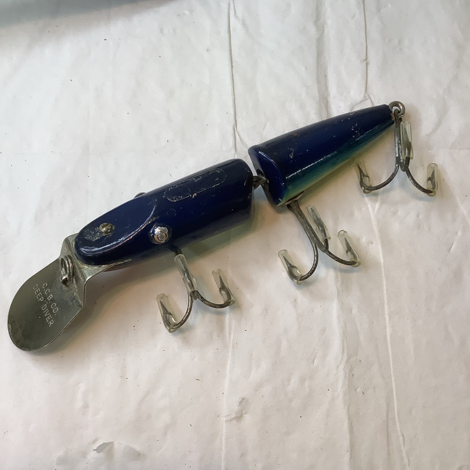 VTG C.C.B. Co Jointed Deep Diver Wood Lure Tack Eyes Blue Yellow Red