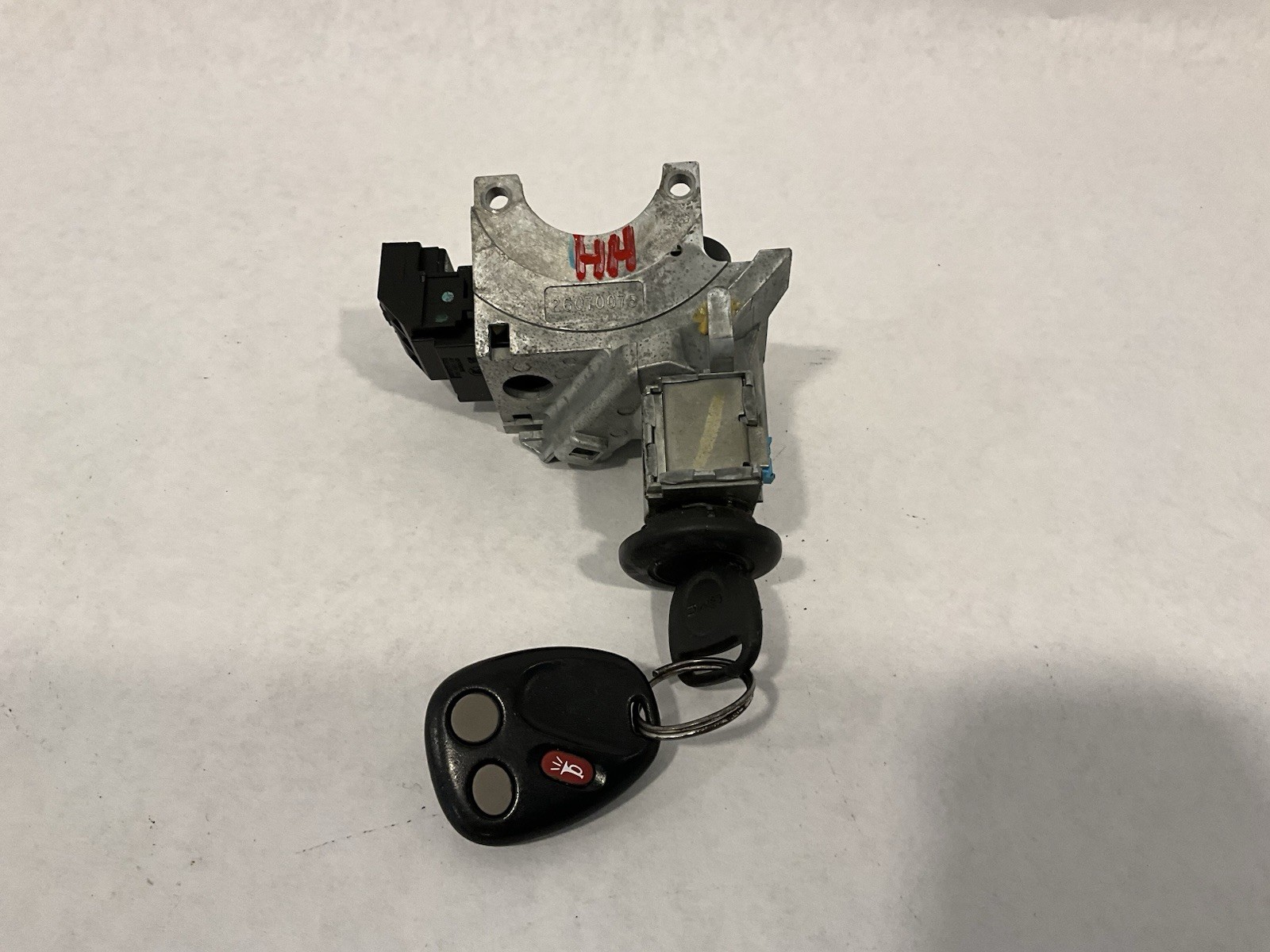 2005 GMC Yukon Ignition Switch Cylinder Housing Tested OEM 26070075 Key Fob