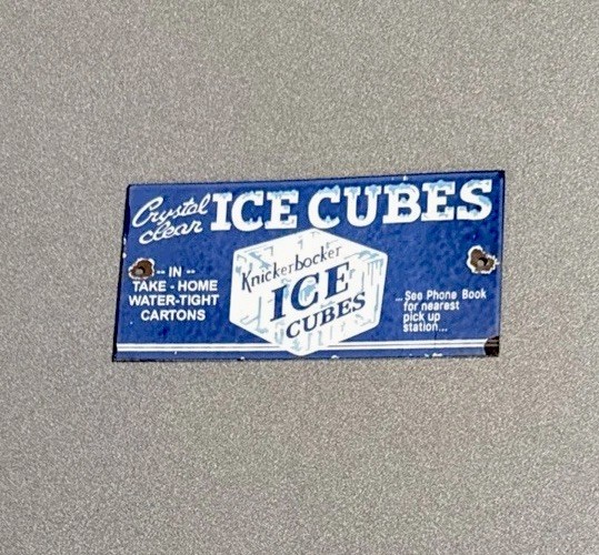 VINTAGE KNICKERBOCKER ICE CUBES PORCELAIN SIGN CAR GAS OIL TRUCK MOTORCYCLE VINTAGE KNICKERBOCKER ICE CUBES PORCELAIN SIGN CAR GAS OIL TRUCK MOTORCYCLE