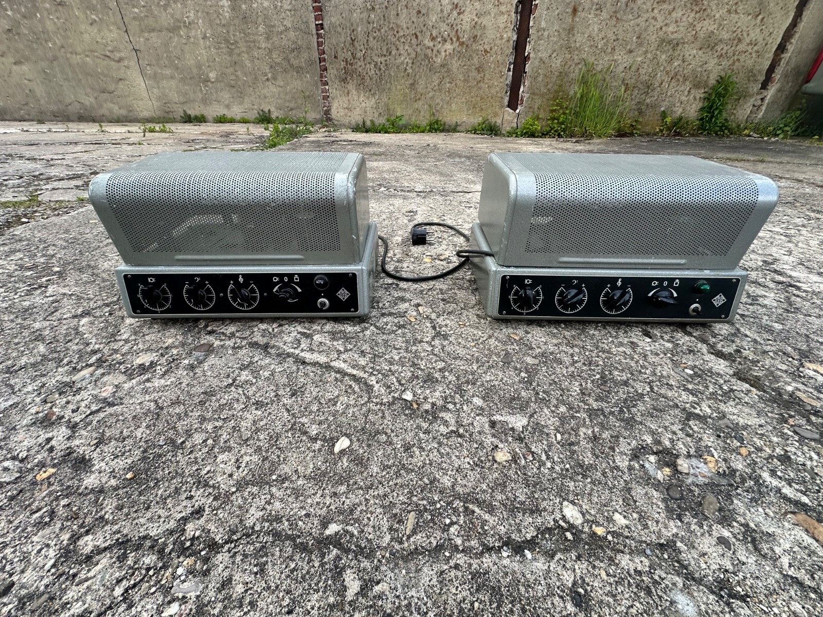 Telefunken V302 & V304 Tube Amplifiers – Collector’s Estate, EL84, 4–8 Ohm