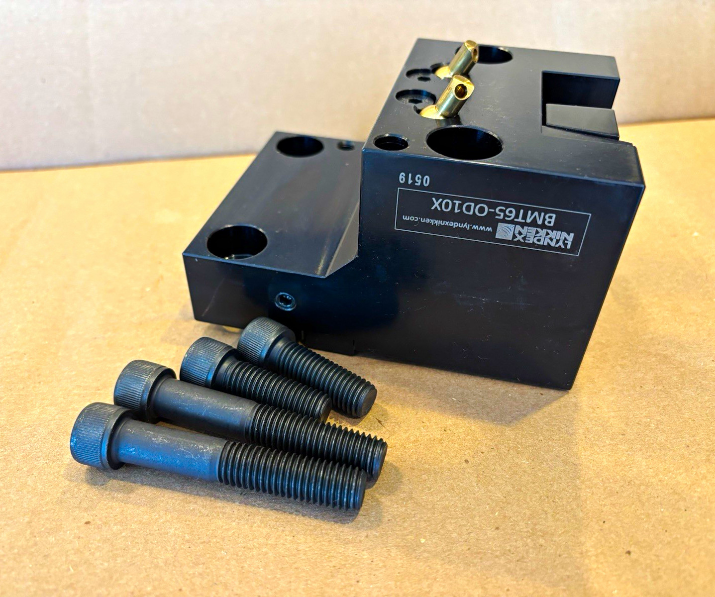 Lyndex Nikken BMT65-OD10X Lathe Turning Tool Holder Block w/ Mounting Bolts Lyndex Nikken BMT65-OD10X Lathe Turning Tool Holder Block w/ Mounting Bolts