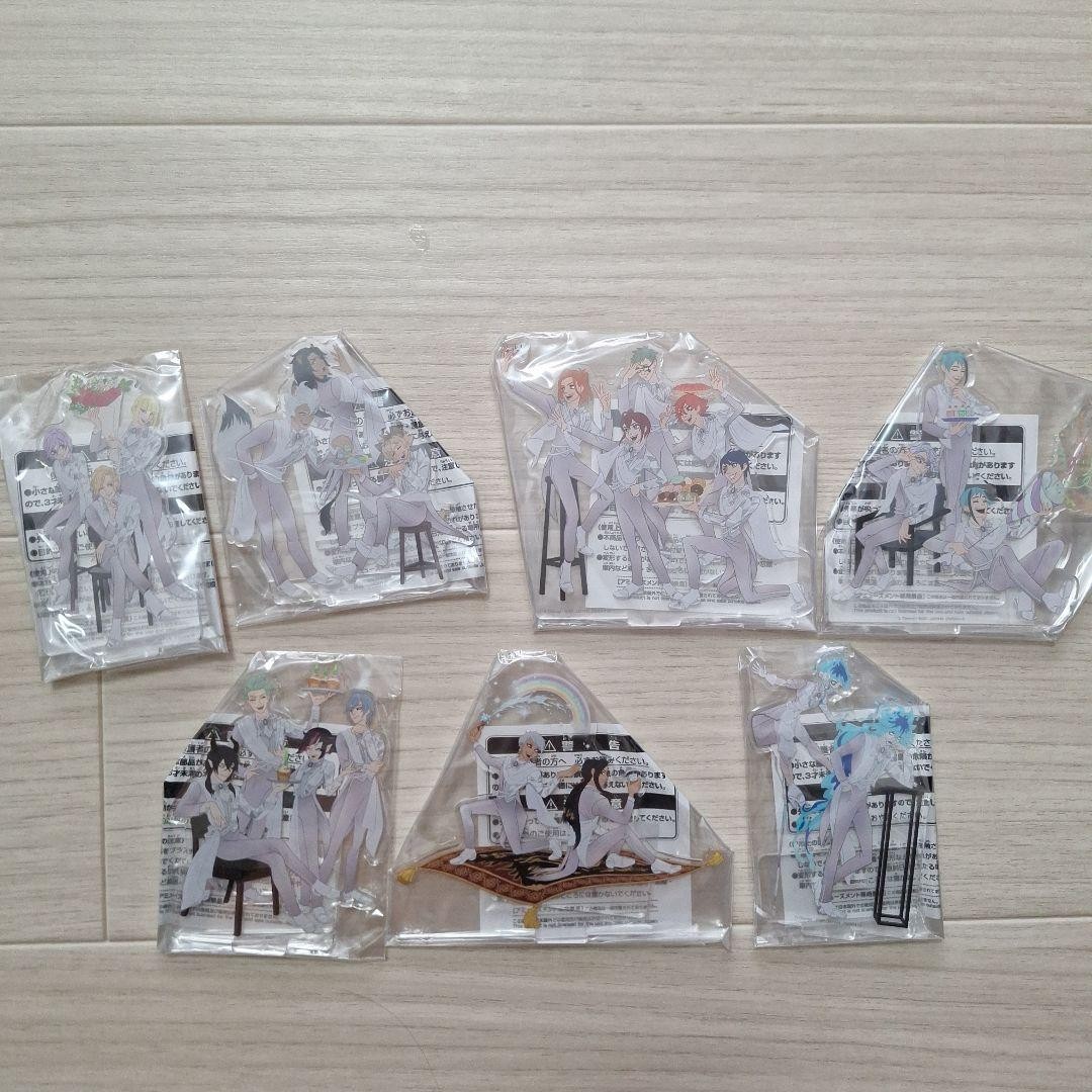 TwistedWonderland Acrylic Stand 7-Piece Complete Set TwistedWonderland Acrylic Stand 7-Piece Complete Set