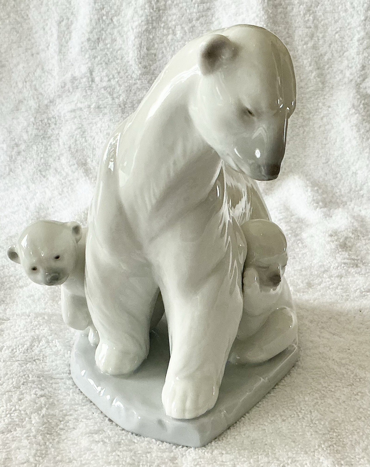 Llardo Retired Mother Polar Bear And Cubs “Arctic Family” Mint Condition No Box