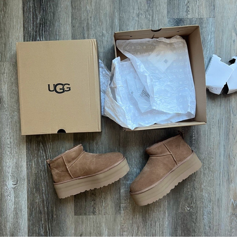 NWT UGG Classic Ultra Mini Platforms