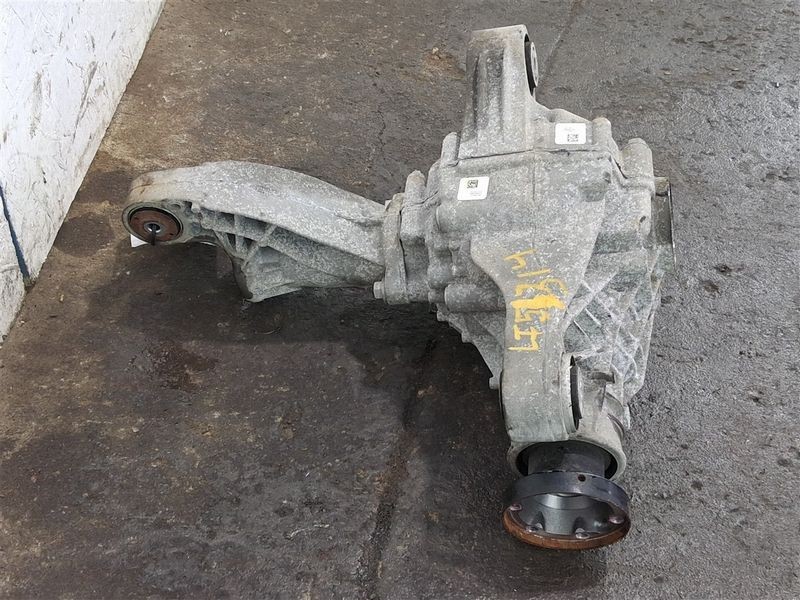 2011-2022 Jeep Grand Cherokee Front Axle Differential Carrier 3.45 ratio