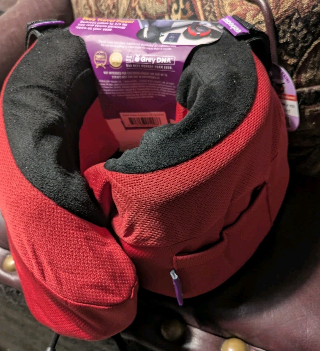 NEW Cabeau Evolution S3 Neck Pillow Cardinal Red U.S. Seller NEW Cabeau Evolution S3 Neck Pillow Cardinal Red U.S. Seller