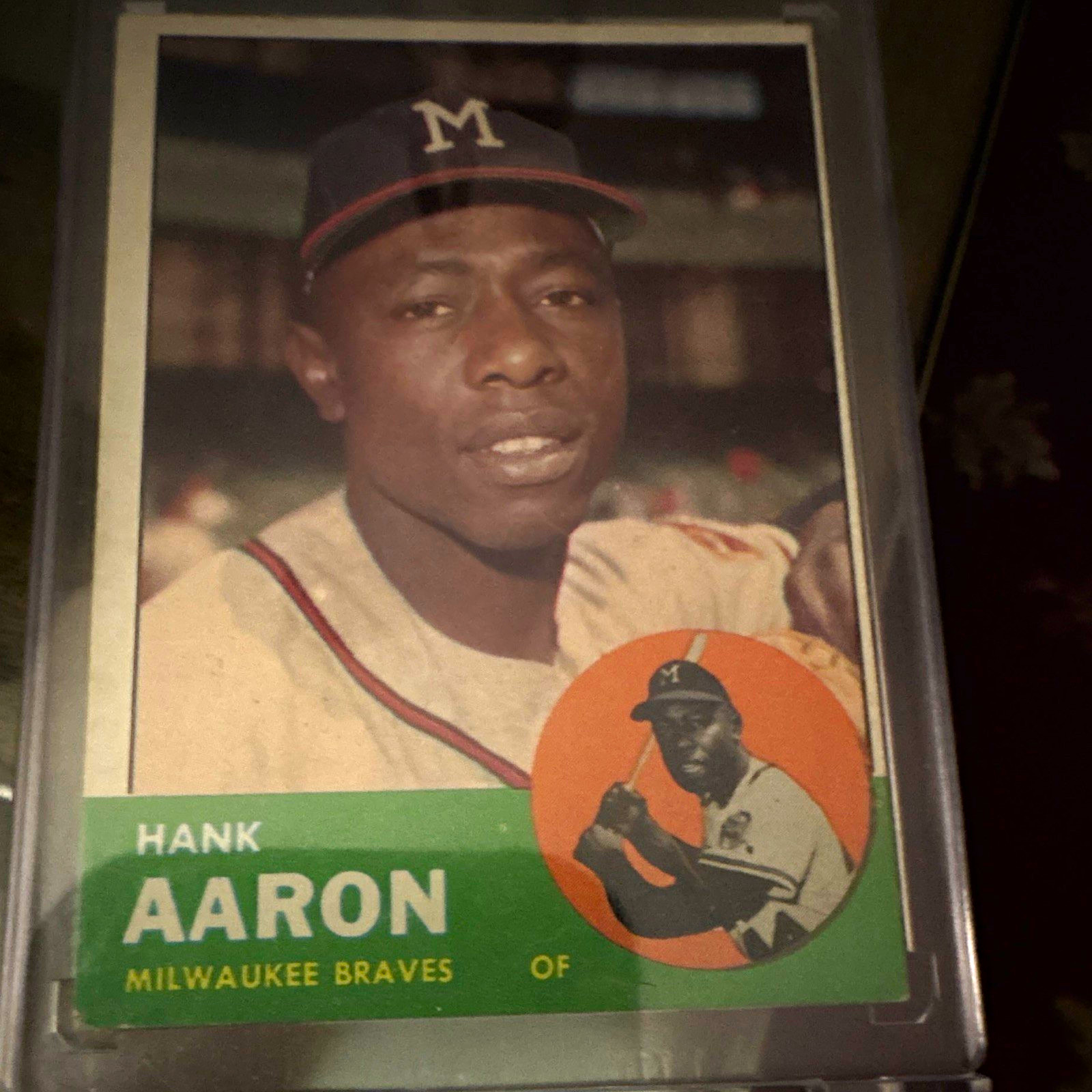 Topps 1957 Hank Aaron Milwaukee Braves #390 Base Set MLB Vintage Baseball Card
