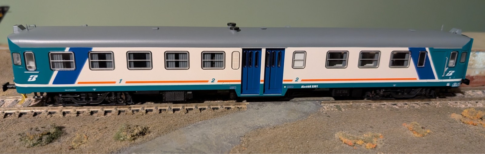 Rivarossi HR2024 HO FS ALn 668 powercar and trailer Era V Rivarossi HR2024 HO FS ALn 668 powercar and trailer Era V